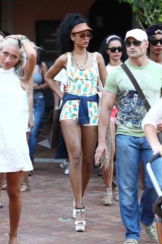 On Vacation Tour In Porto Cervo [17 July 2012]