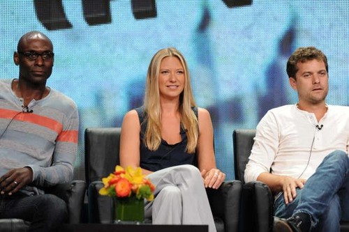  фото from лиса, фокс 2012 Summer TCA - Fringe cast