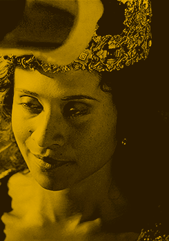 Queen Guinevere: Golden (2)
