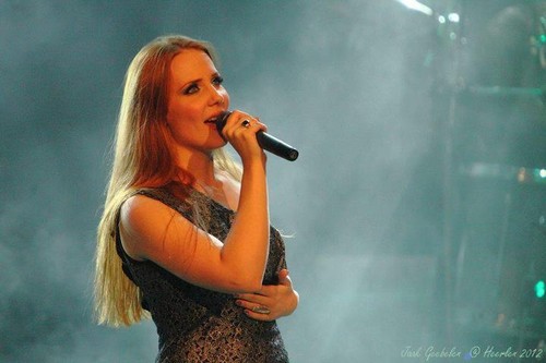  Simone - Live (2012 Concerts)