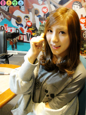 120510 A PINK at Youngstreet Radio