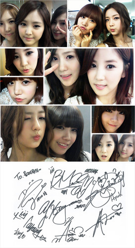  A PINK Photos with Autograph