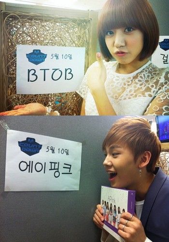 120510 A PINK Namjoo and BTOB Ilhoon Support Each Other at M!Countdown Behind The Stage