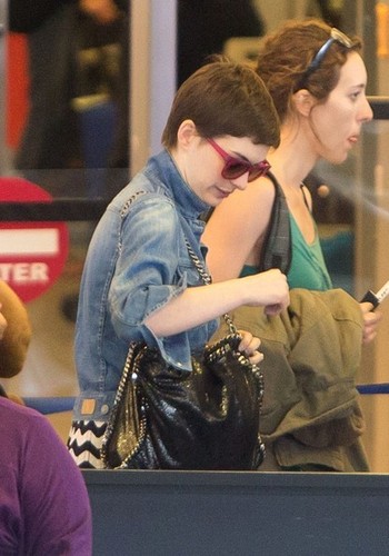  Anne Hathaway Heads to the Airport [July 31, 2012]