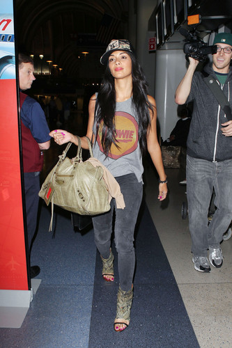  Arrives At Los Angeles International Airport [29 July 2012]
