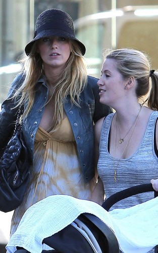  Blake with her sister Robyn and friends in Beverly Hills