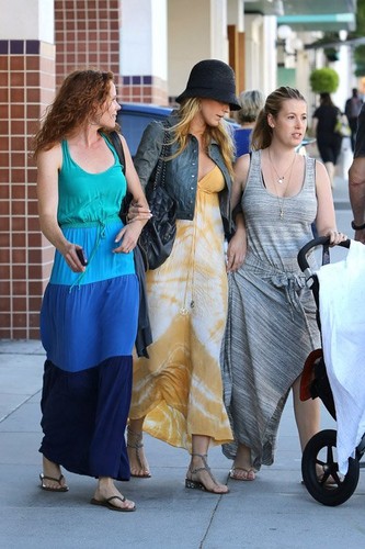 Blake with her sister Robyn and friends in Beverly Hills