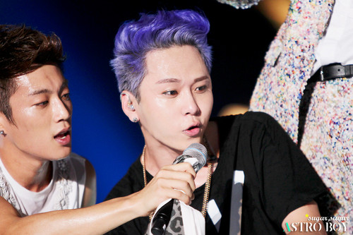 DooJoon & Junhyung at Gwanghwamun Guerilla Concert