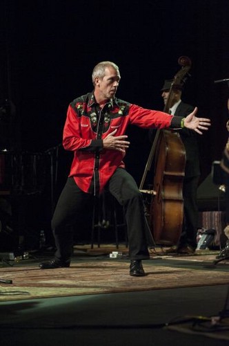  Hugh Laurie کنسرٹ at the "Teatro Arteria Parallel(Barcelona) 26.07.2012