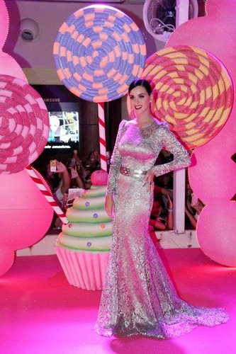  Katy Perry attends ‘Katy Perry: Part of Me’ Premiere in Rio de Janeiro [July 30, 2012]