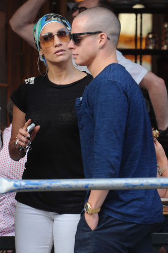  Out For 晚餐 At Pastis In New York City [22 July 2012]