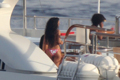  Wearing A Bikini On A Yacht In France [27 July 2012]