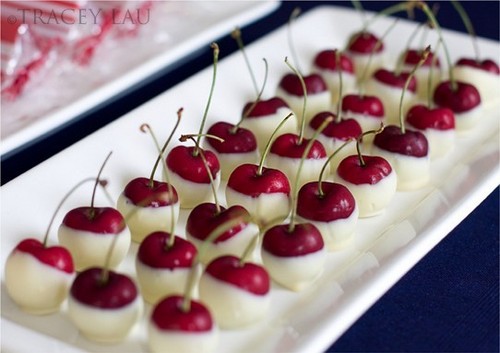  cherries-dipped in white Schokolade