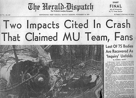  41 members of Marshall 大学 football team died in plane crash 1970