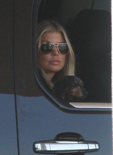  Fergie Gets Picked Up At Her ہوم [August 10, 2012]