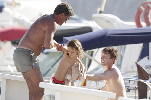  James Blunt Enjoys His Holiday In Ibiza [June 21, 2012]