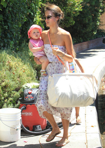  Jessica Alba and Family in Brentwood [August 5, 2012]