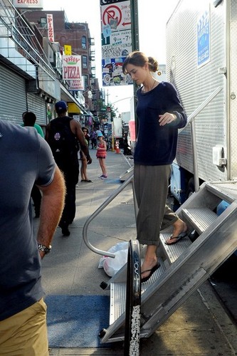 Keira Knightley on the set of "Can a Song Save Your Life?" in NYC. 6 august 2012