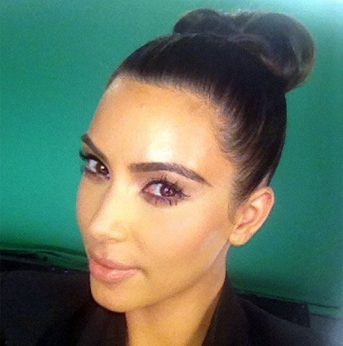  Kim Kardashian during a 照片 shoot (August 1)