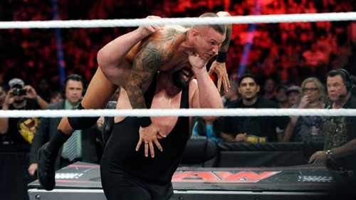  Orton vs दिखाना
