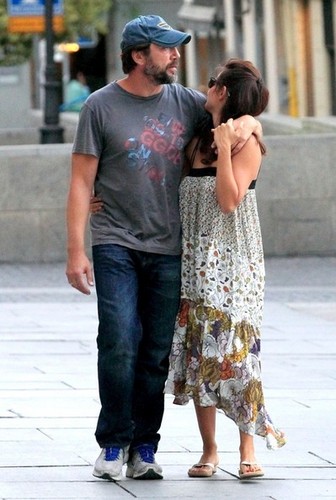  Penélope Cruz and Javier Bardem Dine Out [July 18, 2012]