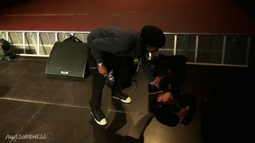 Ray Ray was tryin' to wake roc up but he didn't wake..