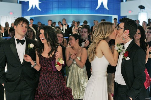  3X21 THE PROM BEFORE THE STORM