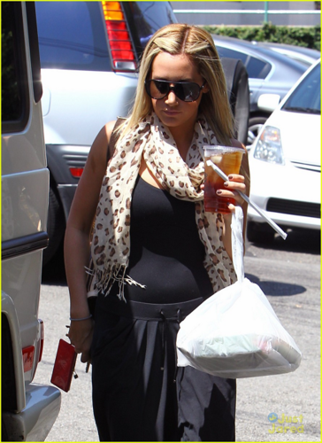 Ashley - Grabbing take-out food at Aroma Cafe in Studio City - August 17, 2012