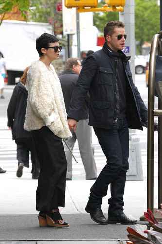  Ginnifer Goodwin and Josh Dallas Together in NYC