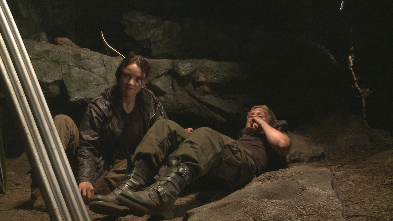 Making Of: Cast - Peeta Mellark and Katniss Everdeen Photo 