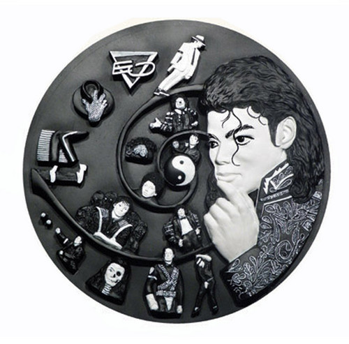 Michael Jackson "Black 或者 White" sculpture
