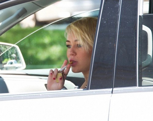  Miley Cyrus Driving Around In PA.