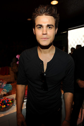 Paul at Teen Choice Awards - Green Room (July 22th, 2012)