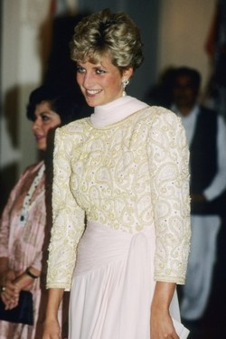 Princess Diana repeated outfits too (1992)