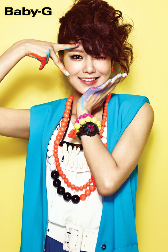 http://images5.fanpop.com/image/photos/31800000/SNSD-Casio-Baby-G-sooyoung-31860732-590-885.jpg