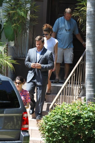 Ashley Greene Spotted House Hunting in Los Feliz with her parents (August 22)