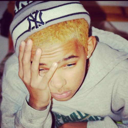  I was scrolling down my dash real fast and i thought this was prodigy 0.o