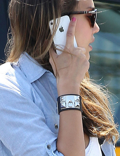 Jessica Alba Goes to Lunch [August 17, 2012]