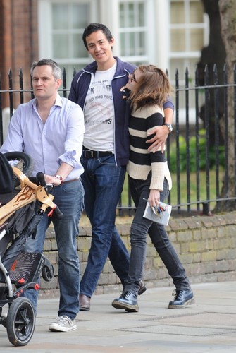  Out & About in Londra - 25 August, 2012 - HQ