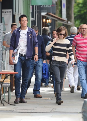  Out & About in Londres - 25 August, 2012 - HQ