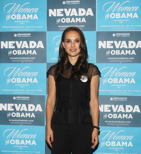  Speaking at the Nevada Women Vote 2012 Summit at the Fifth rue School Auditorium, Las Vegas (Augu