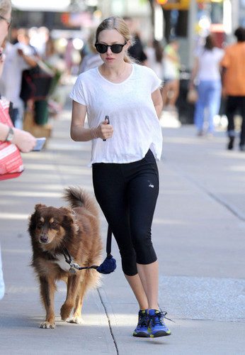  Amanda Seyfried in NYC [August 30, 2012]