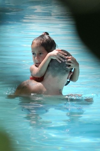 Jennifer Lopez Relaxes At The Pool With Her Kids And Casper [August 30, 2012]