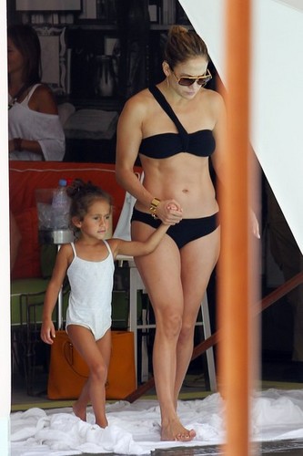 Jennifer Lopez at the Pool [September 1, 2012]