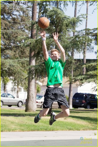  Kenton Duty playing basquetebol, basquete