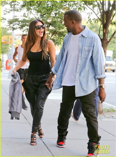 Kim & Kanye while talking a romantic stroll through New York City (August 31)