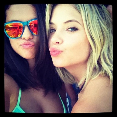  Selena & Ashley