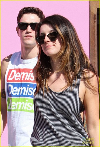  Shenae with Josh Beech on Wednesday afternoon (August 29) in West Hollywood