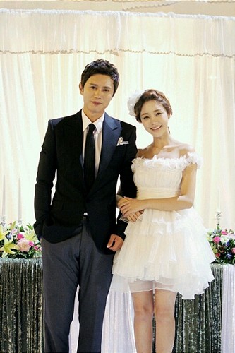  Yoon-Meahri couple