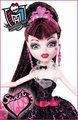How old is Draculaura on the website?
-Not in the dolls I just liked the pic-